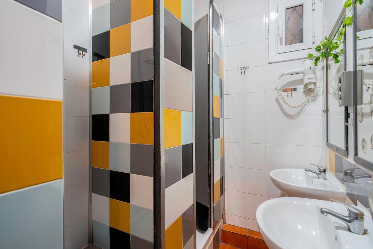 Casa Barcelo Hostel Barselona Dış mekan fotoğraf